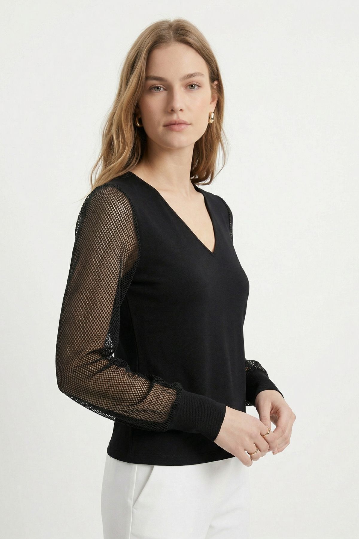 Siyah V Yaka Sırt Detay Bluz 2827 