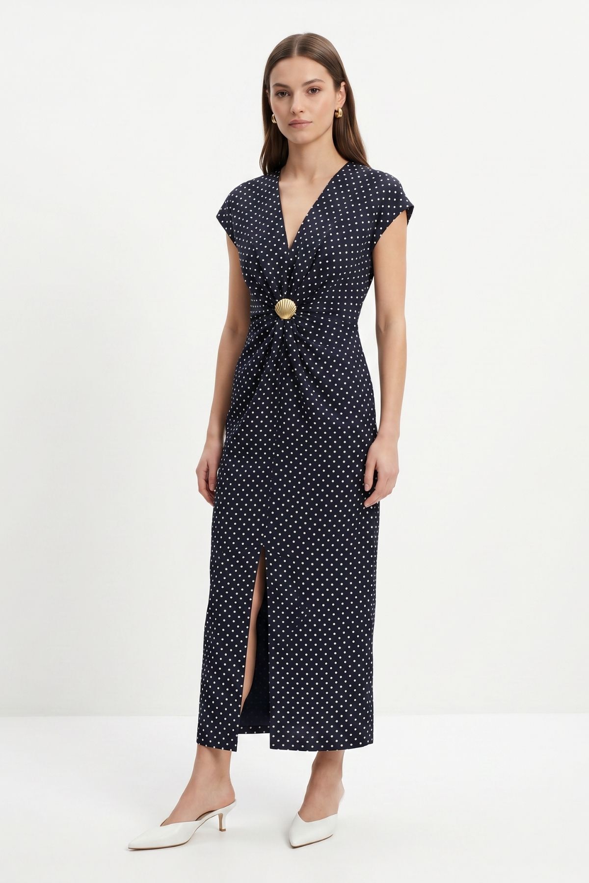 Siyah V Yaka Tokalı Yırtmaçlı Puantiye Uzun Elbise 261680 