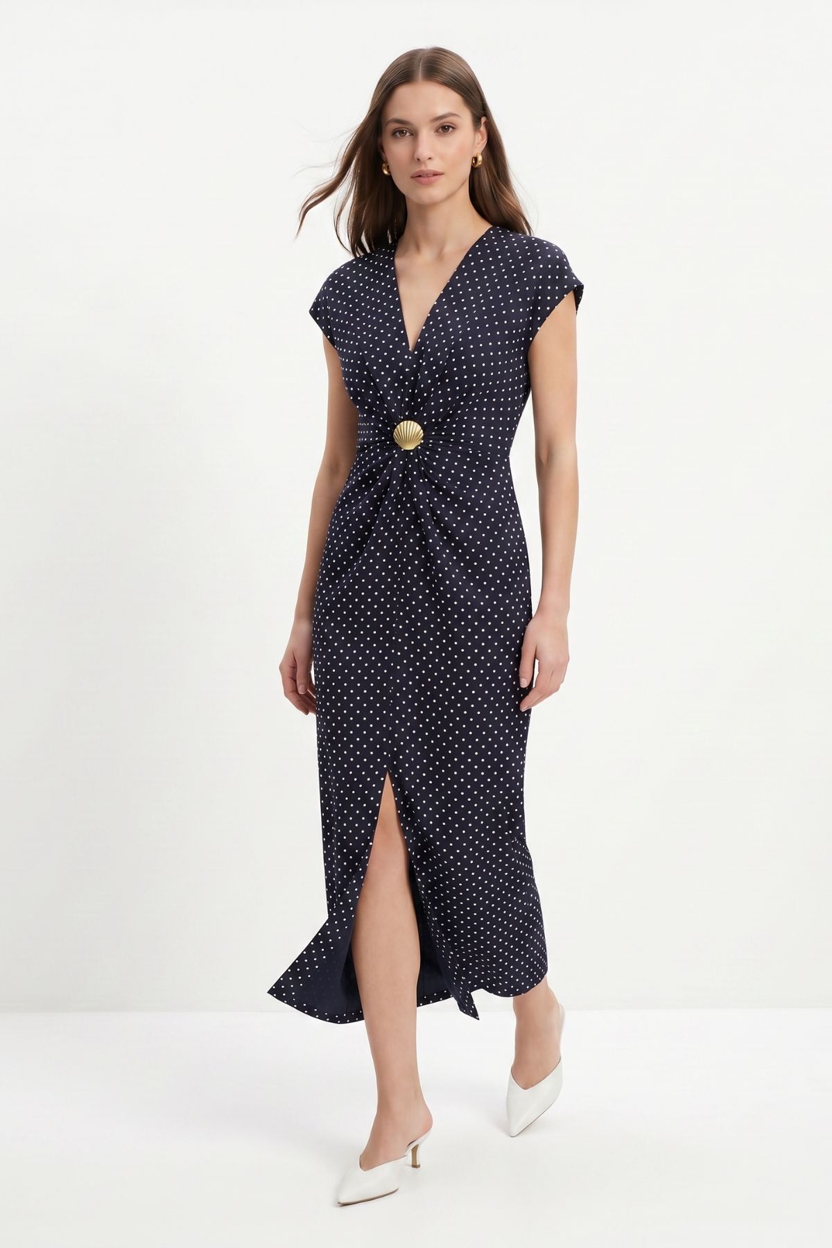 Siyah V Yaka Tokalı Yırtmaçlı Puantiye Uzun Elbise 261680 - 2