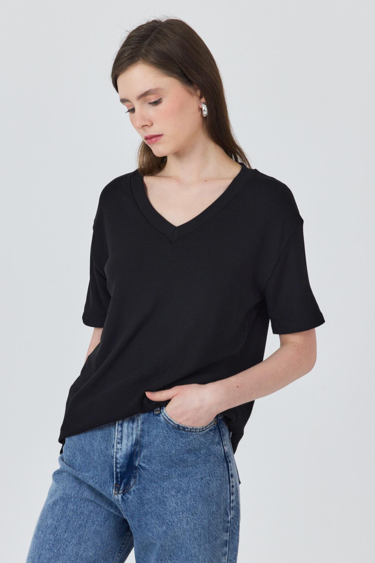 Siyah V Yaka Viskoz/Yumuşak Kumaş Dökümlü Tişört 3077 - 1