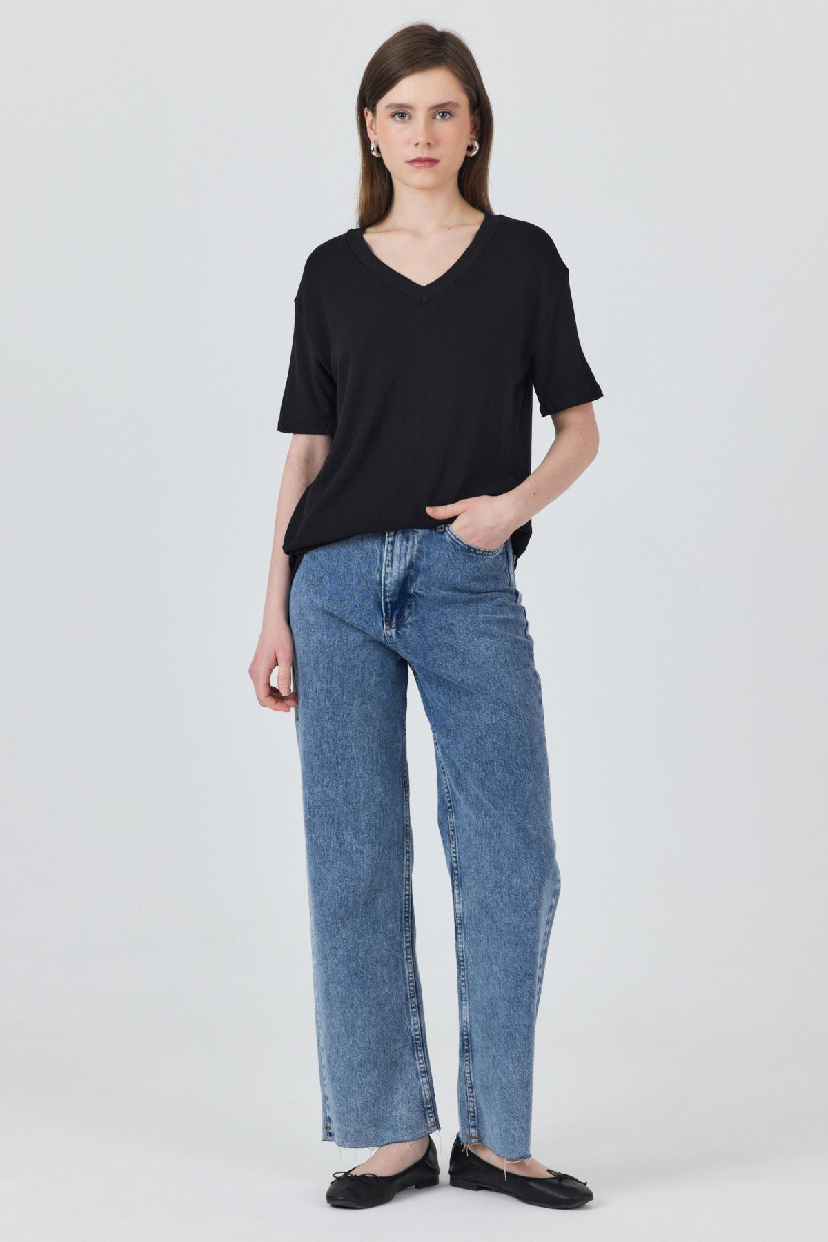 Siyah V Yaka Viskoz/Yumuşak Kumaş Dökümlü Tişört 3077 - 6