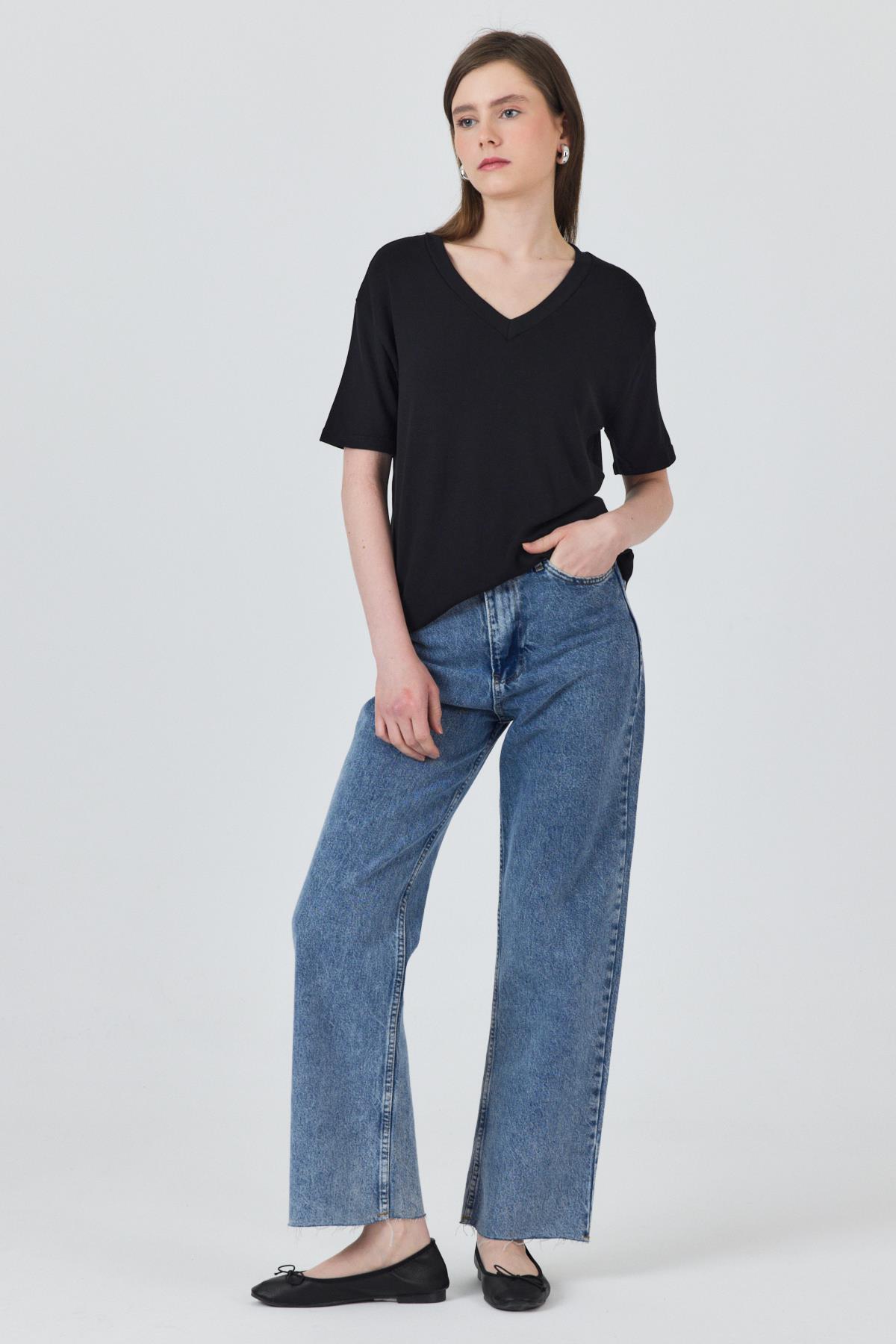 Siyah V Yaka Viskoz/Yumuşak Kumaş Dökümlü Tişört 3077 - 2