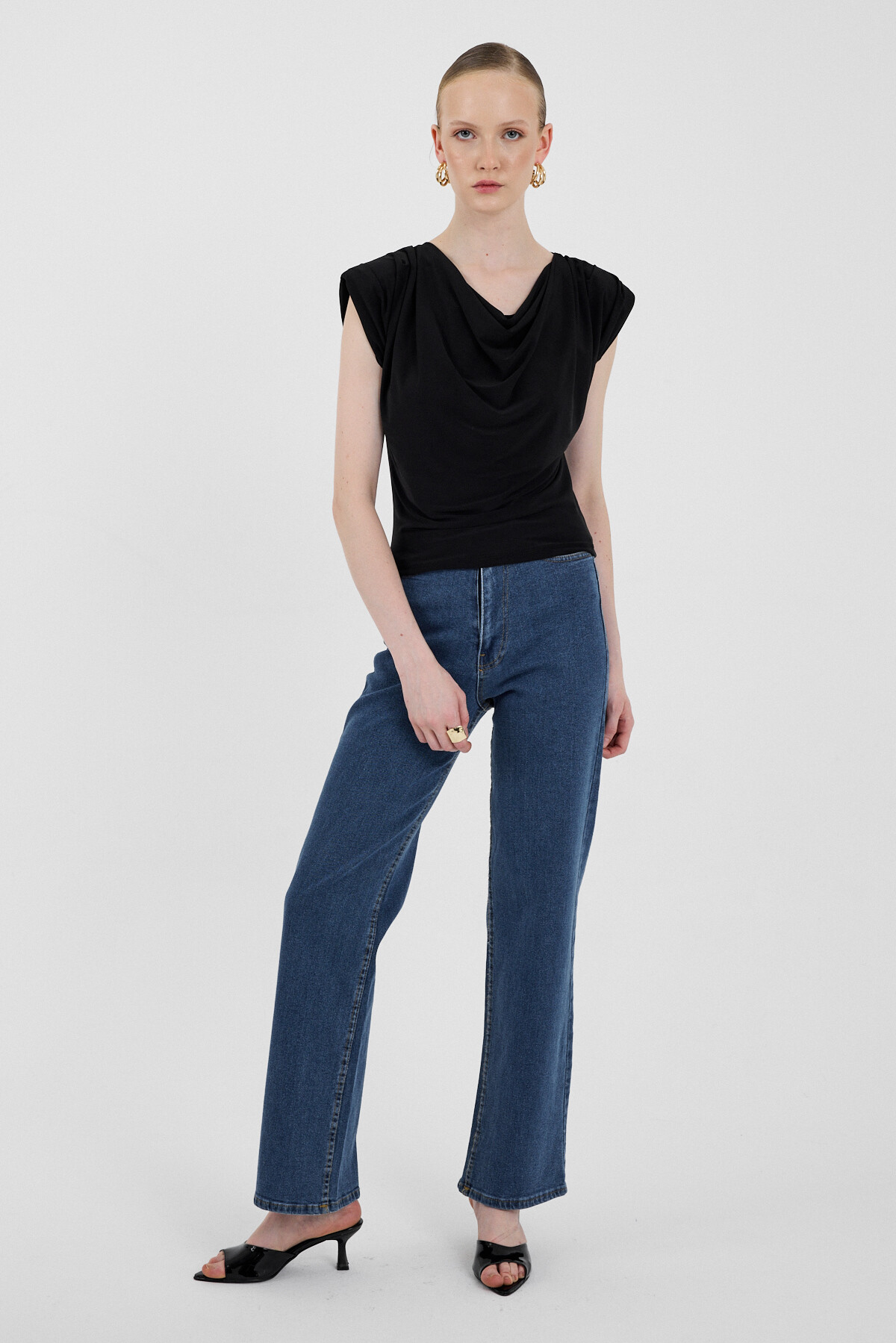 Siyah Vatkalı Degaje Yaka Bluz 2509 - 6