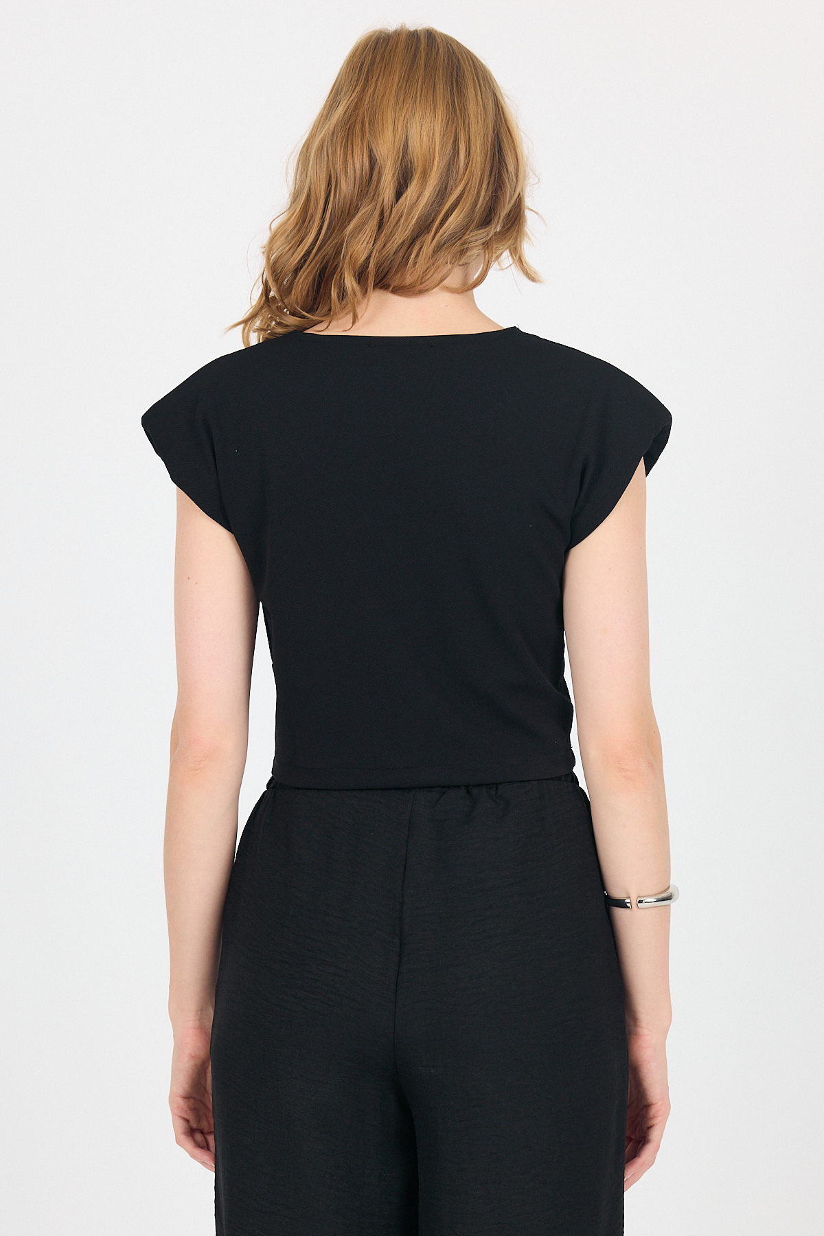 Siyah Vatkalı V Yaka Kruvaze Crop Bluz 4227 - 5