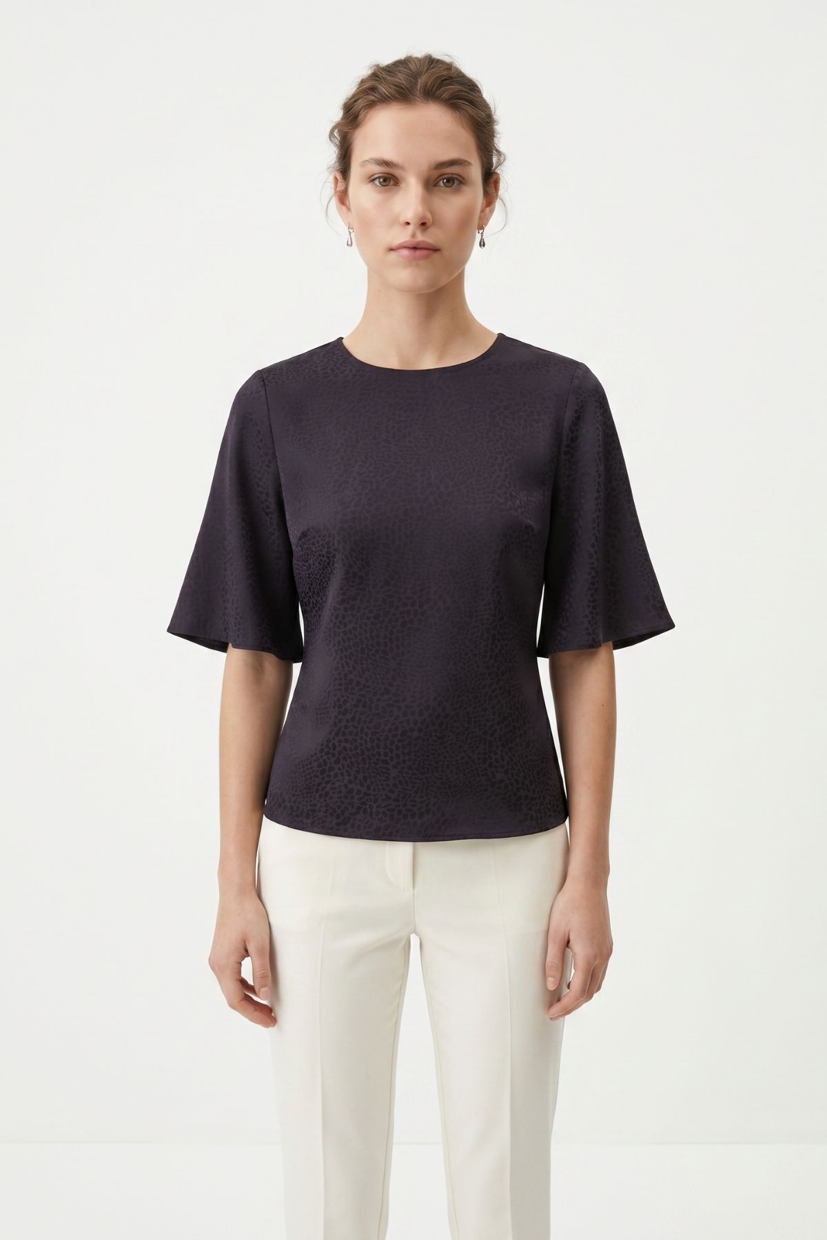 Siyah Volan Kollu Sırt Bağlamalı Bluz 261128 - 2