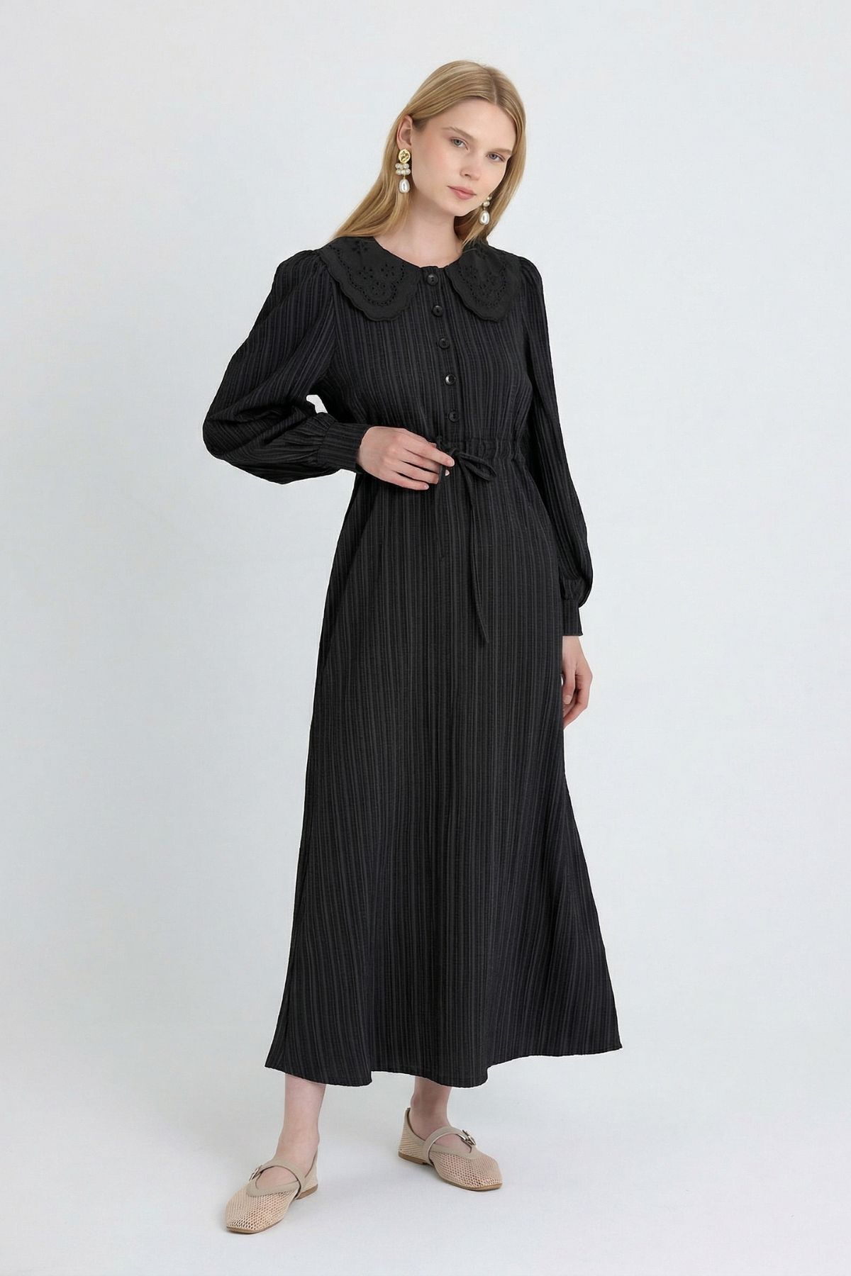 Siyah Yaka Dantelli Bel Bağlamalı Elbise 4330A - 1