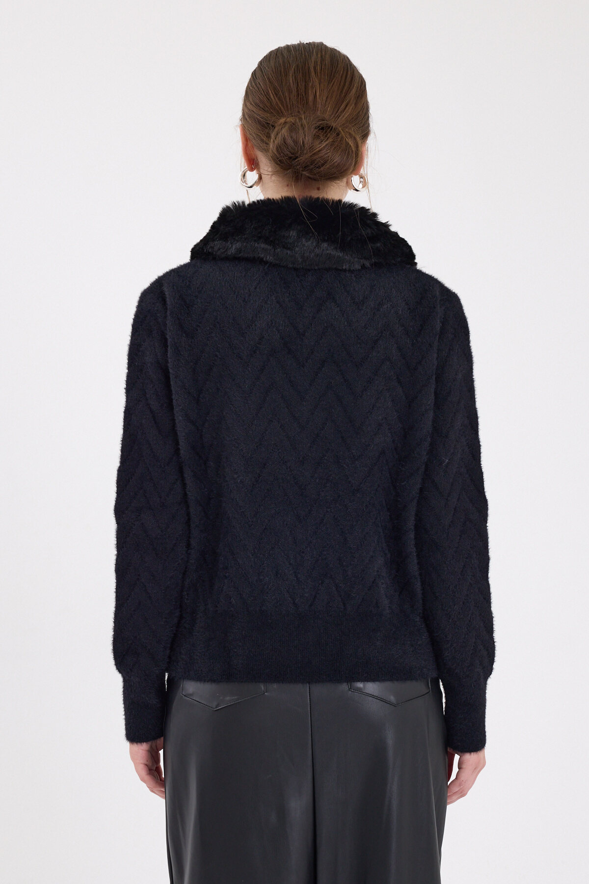 Siyah Yaka Kürk Detaylı Kadın Hırka 6680 - 5