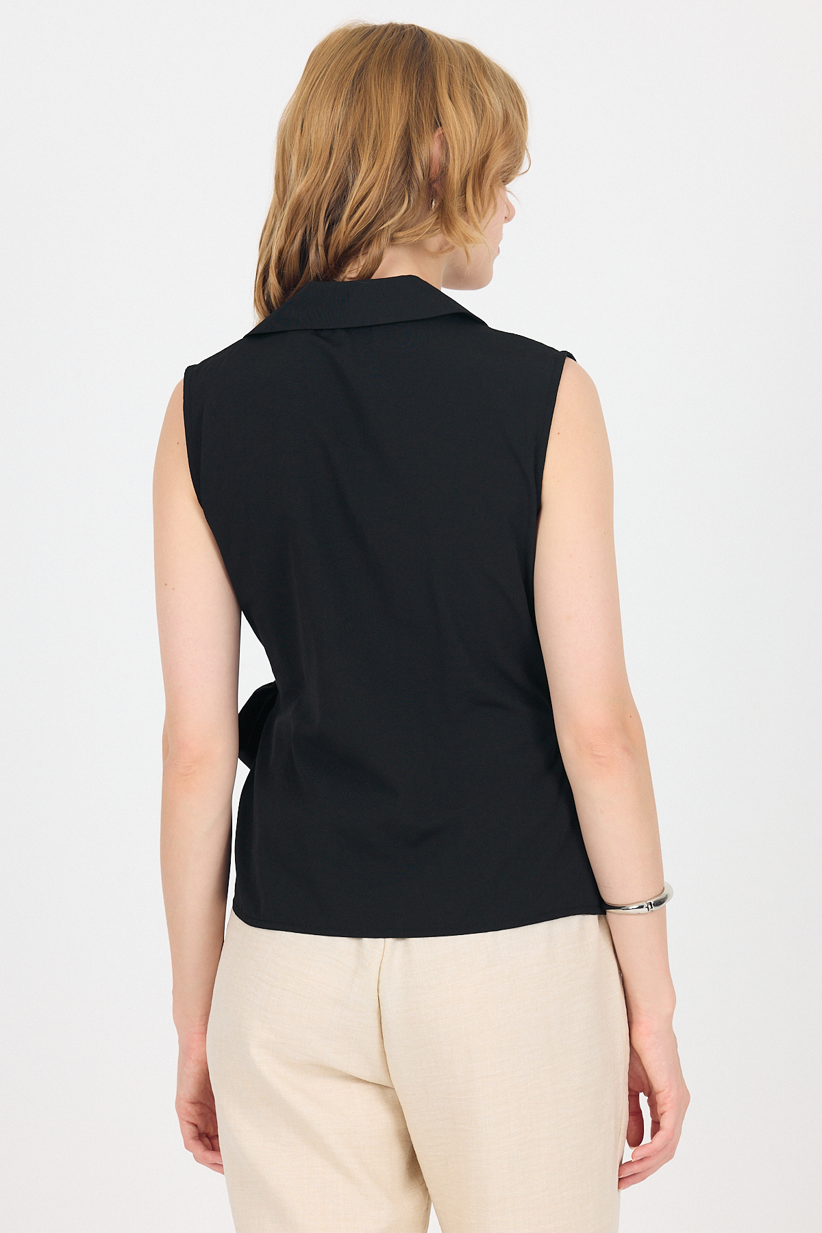 Siyah Yan Bağlama Detaylı Kolsuz Kruvaze Bluz 8047 - 5