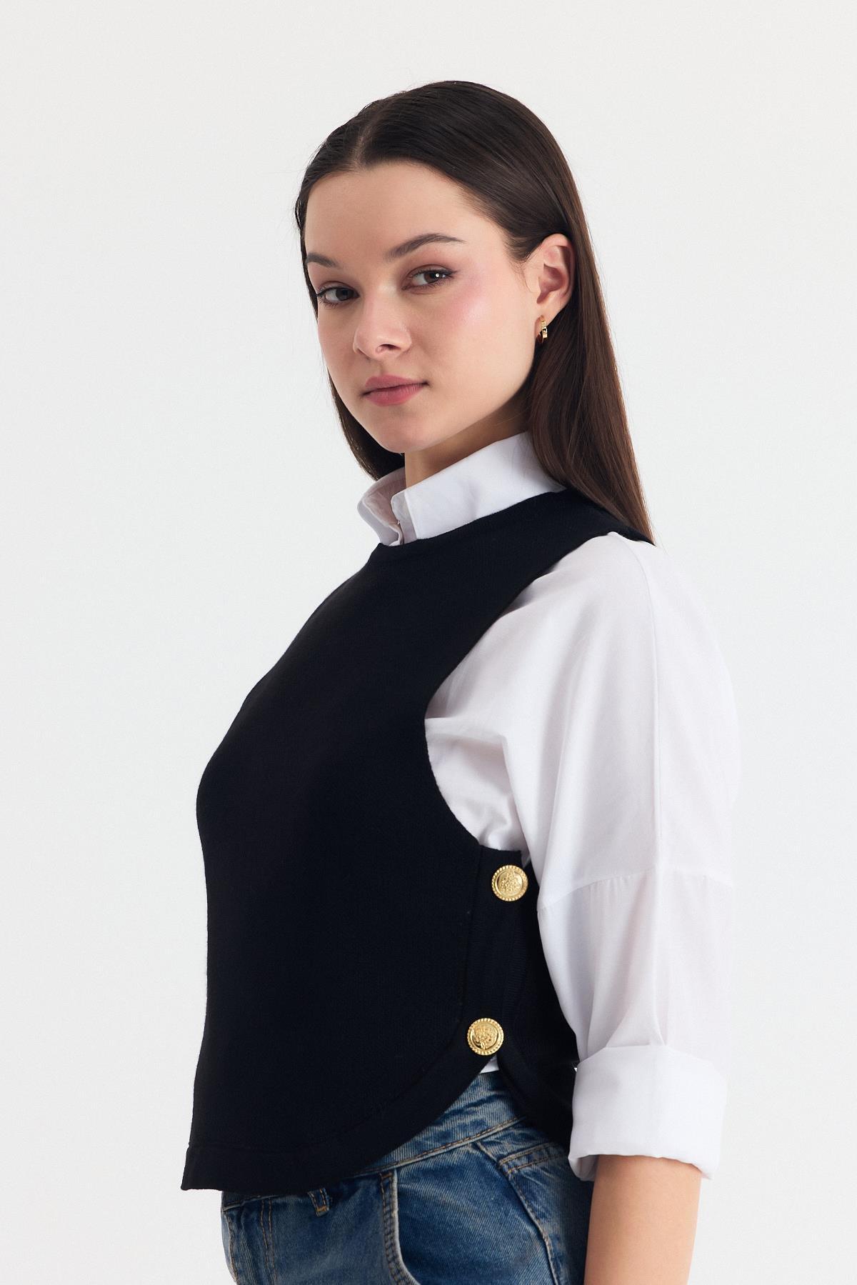 Siyah Yan Düğme Detay Sıfır Kol Süveter 2111 - RAYS