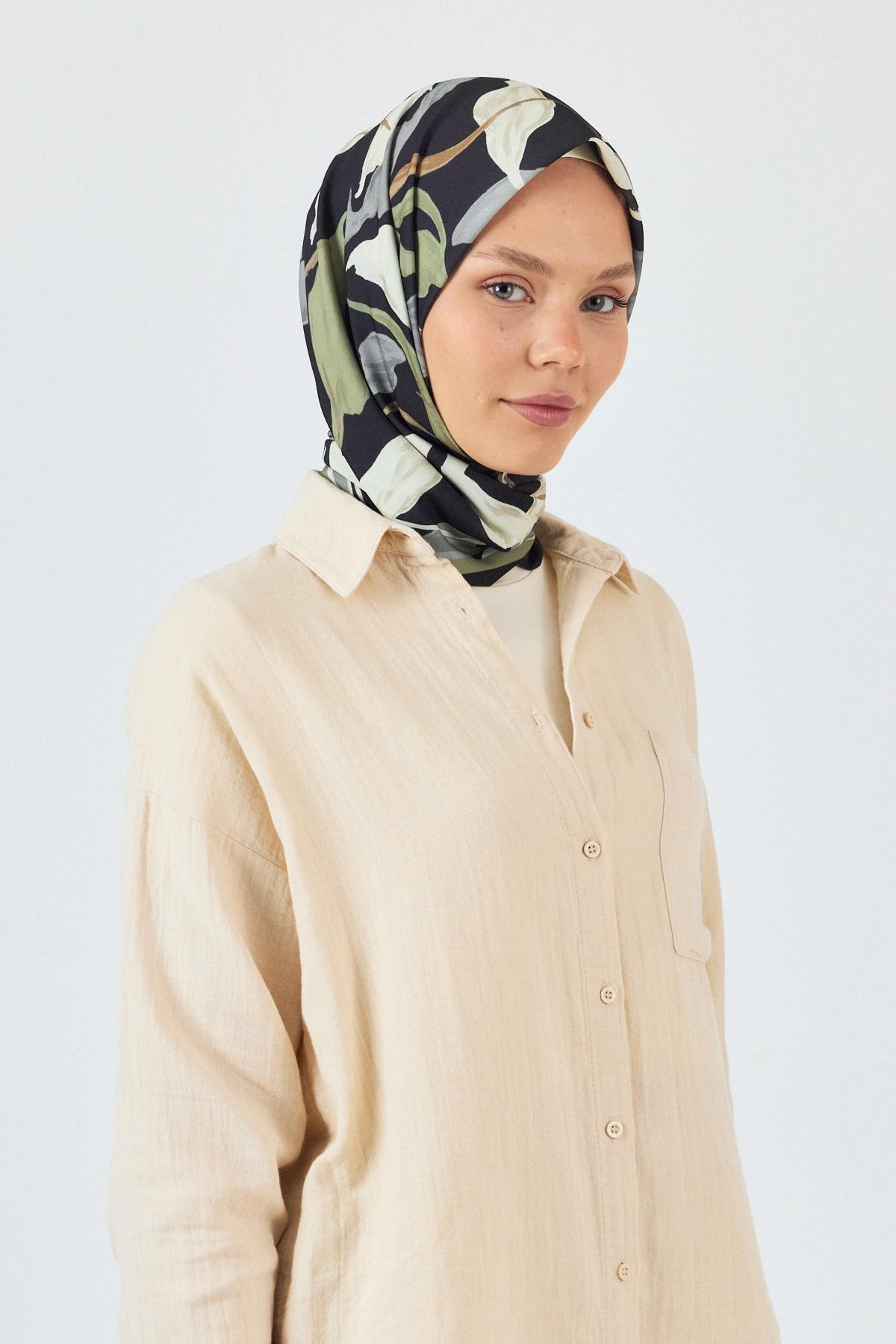 Siyah Yaprak Desenli Eşarp 3004 - 2