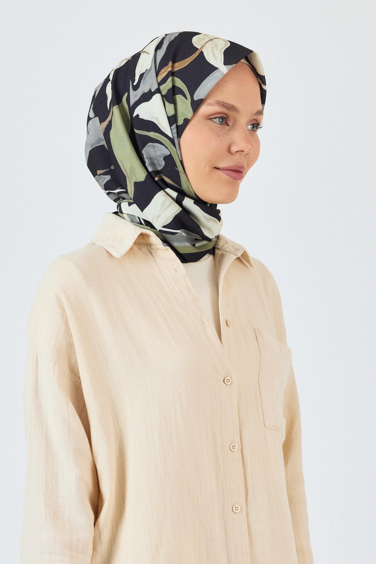 Siyah Yaprak Desenli Eşarp 3004 - 6