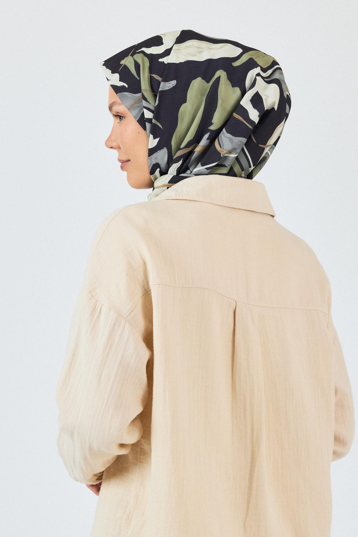 Siyah Yaprak Desenli Eşarp 3004 - 4