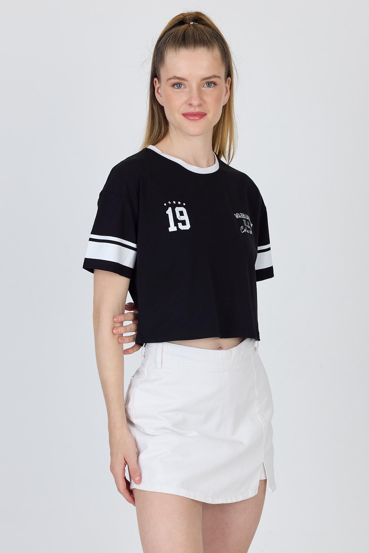 Siyah Yazı Baskılı Crop Tişört 6584 - 7