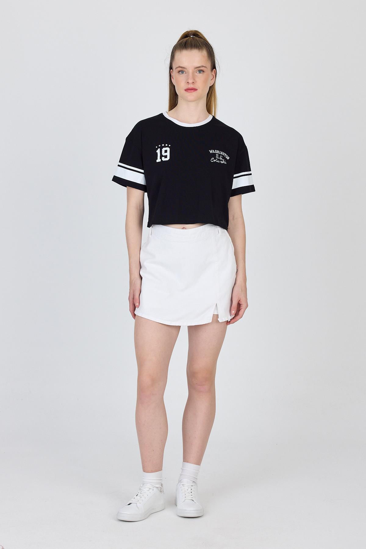 Siyah Yazı Baskılı Crop Tişört 6584 - 2