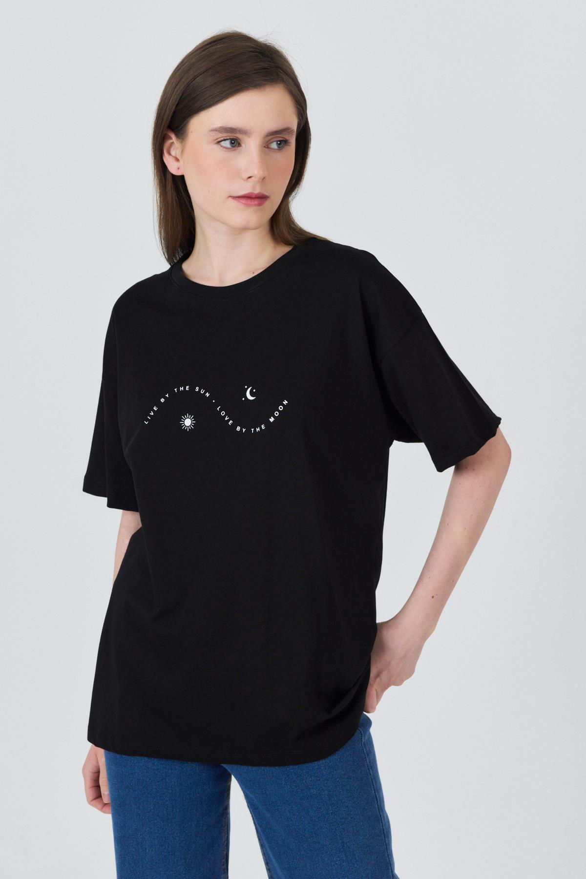Siyah Yazı Baskılı Oversize Pamuklu Tişört 2150-32M - 1