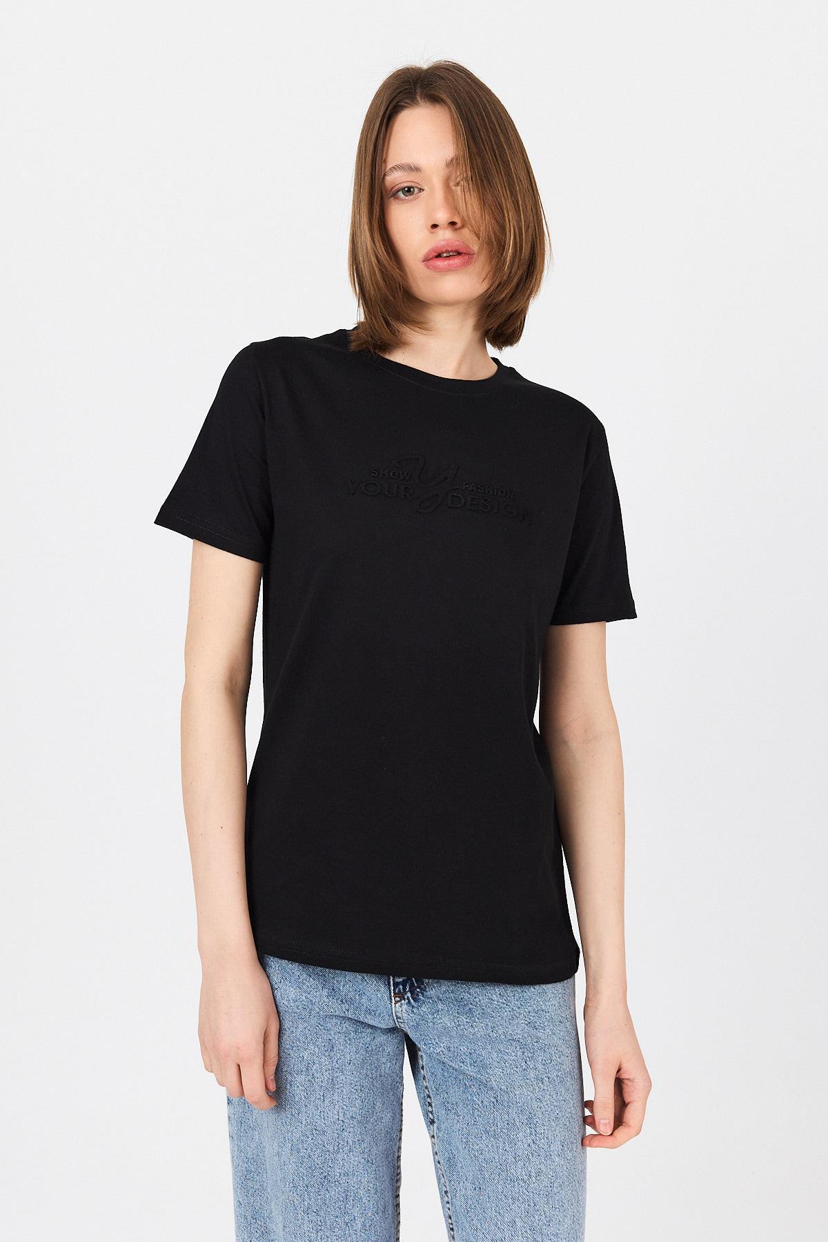 Siyah Yazı Kabartmalı Tişört 25223 