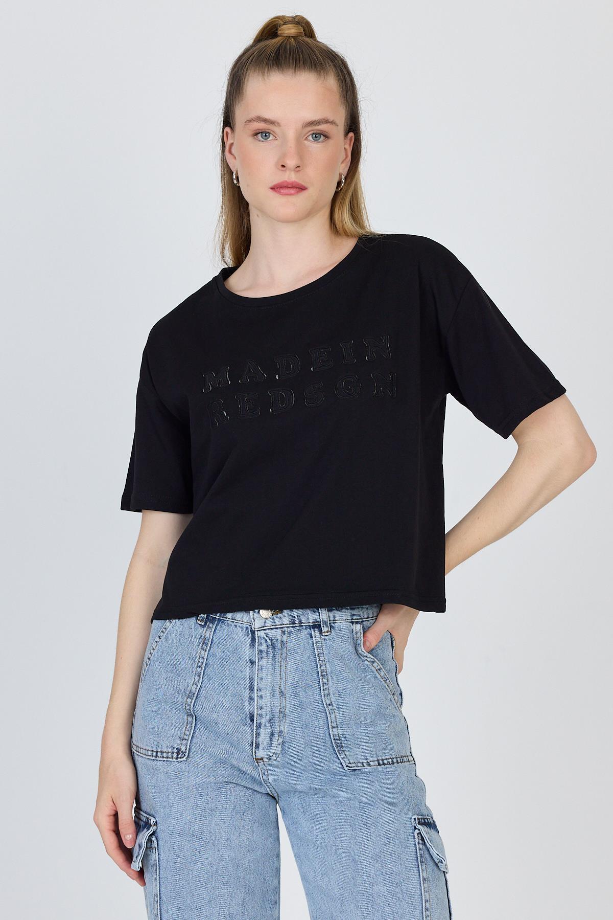 Siyah Yazı Nakışlı Crop Tişört 25259 - 3