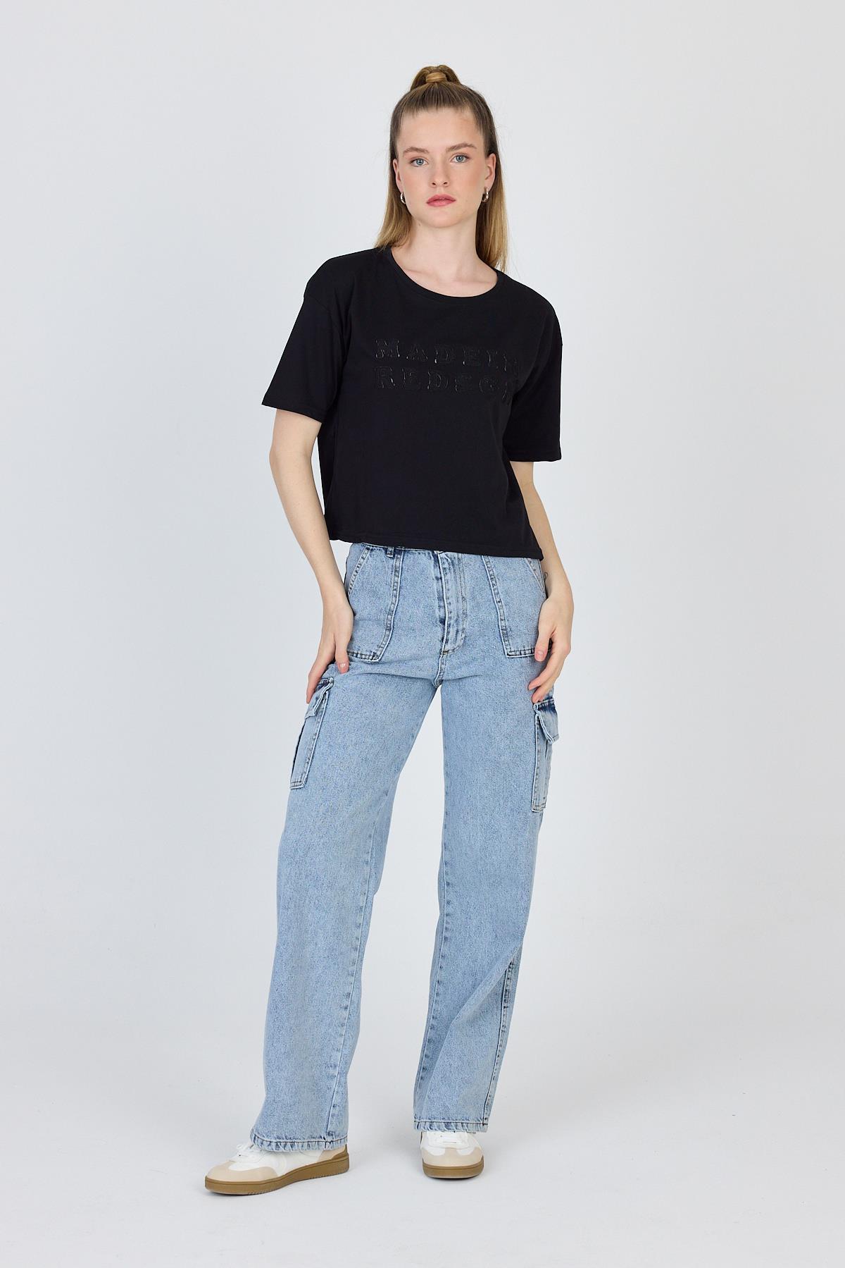 Siyah Yazı Nakışlı Crop Tişört 25259 - 2