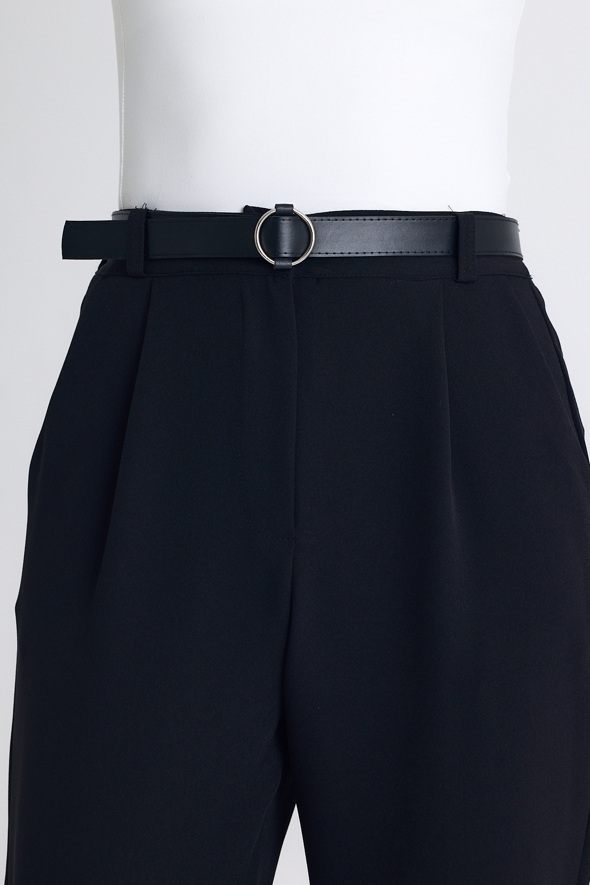 Siyah Yüksek Bel Kemerli Havuç Kesim Pantolon 6418A - 4