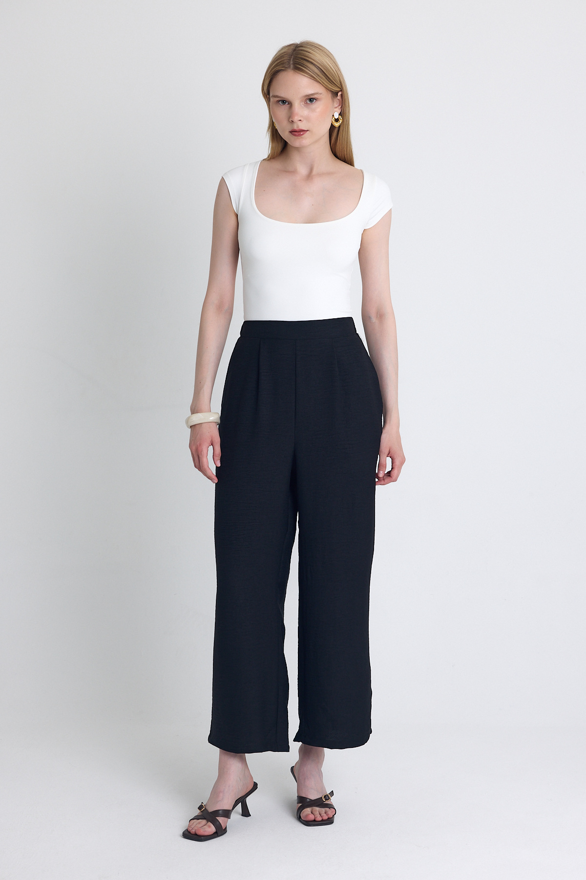 Siyah Yüksek Bel Ön Pile Detaylı Pamuklu Bol Paça Pantolon 8014A - RAYS