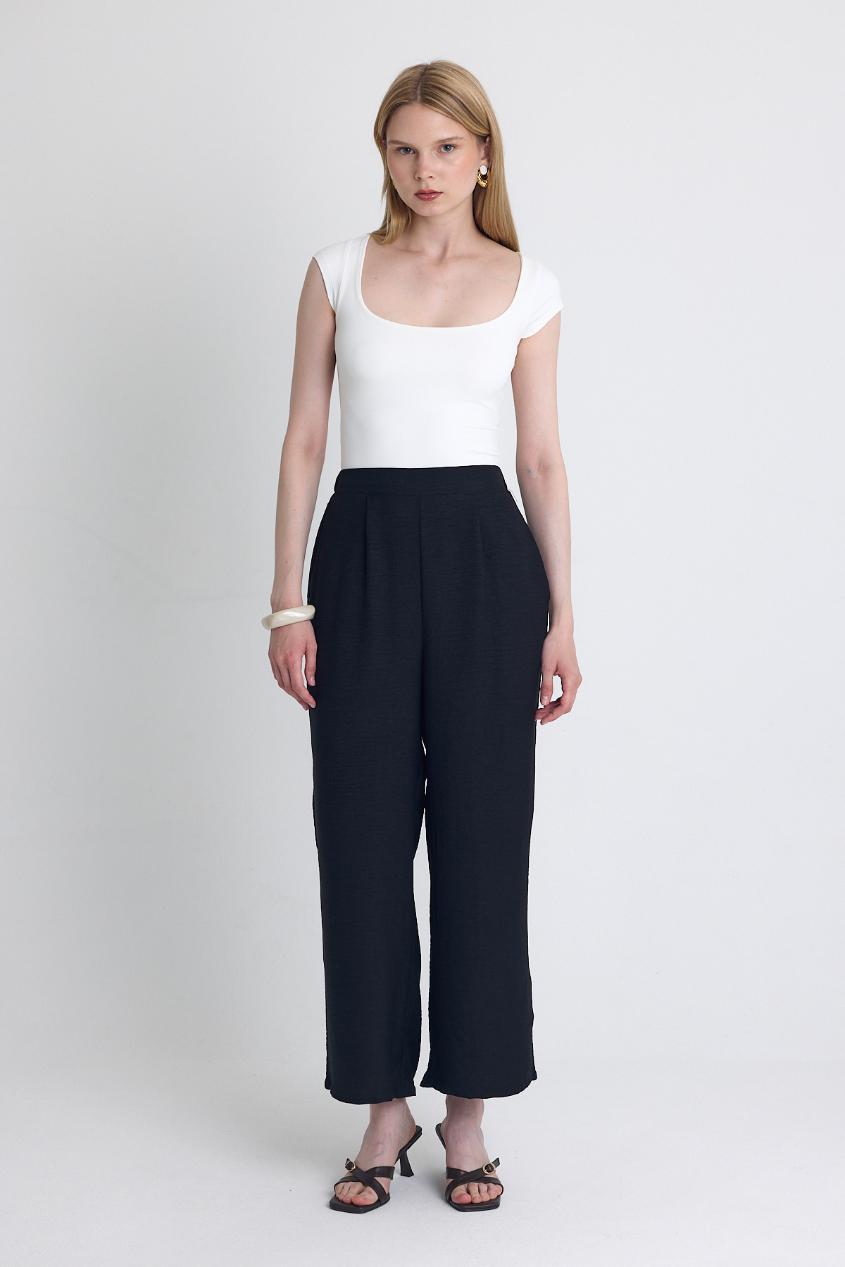 Siyah Yüksek Bel Ön Pile Detaylı Pamuklu Bol Paça Pantolon 8014A - 6