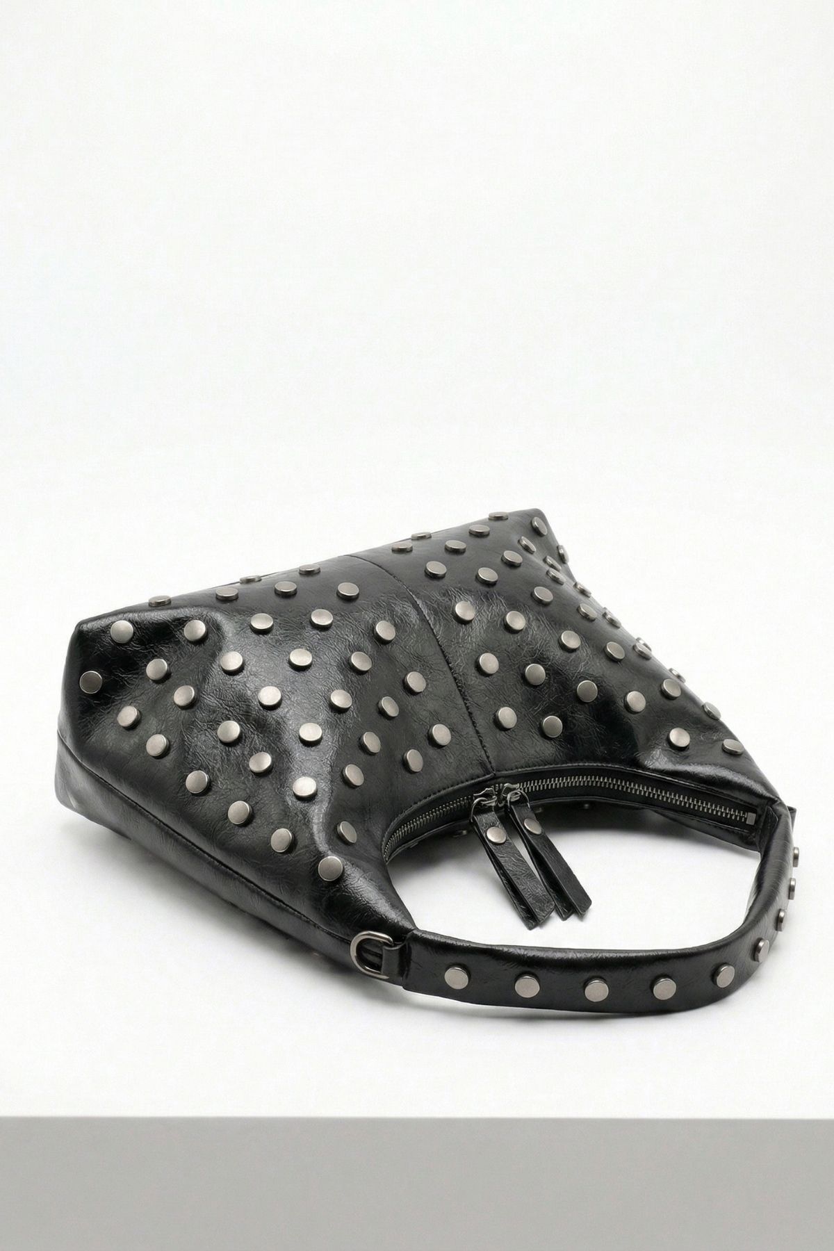 Siyah Zımba Detay Oval Çanta 9232 - RAYS