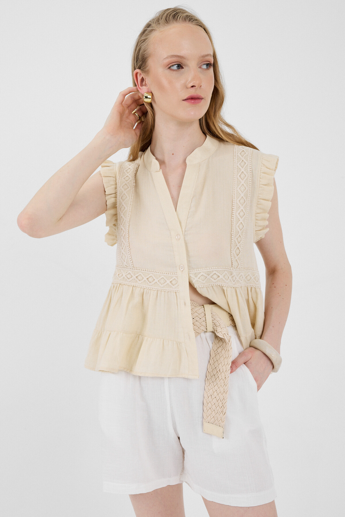 Taş Fırfır Kollu Dantel Detaylı %100 Pamuk Müslin Bluz 8039A 