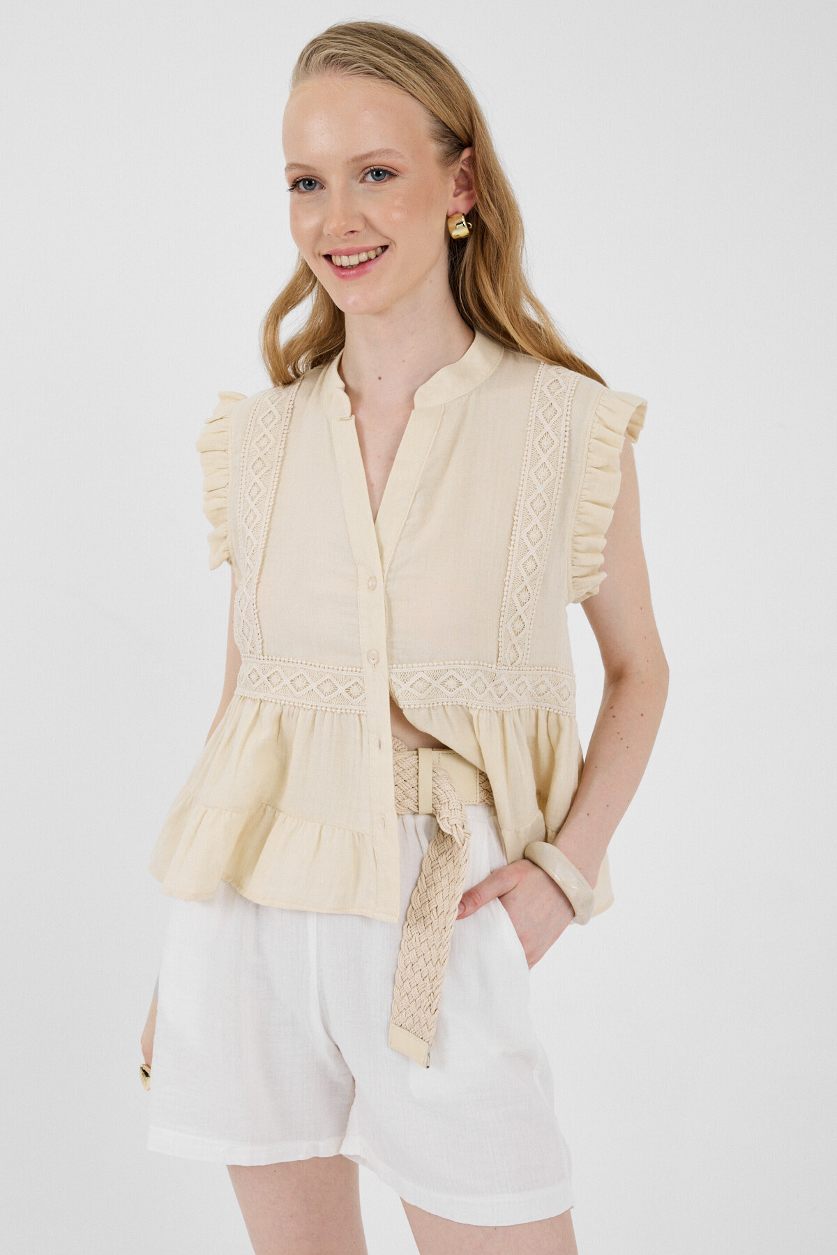 Taş Fırfır Kollu Dantel Detaylı %100 Pamuk Müslin Bluz 8039A - 4