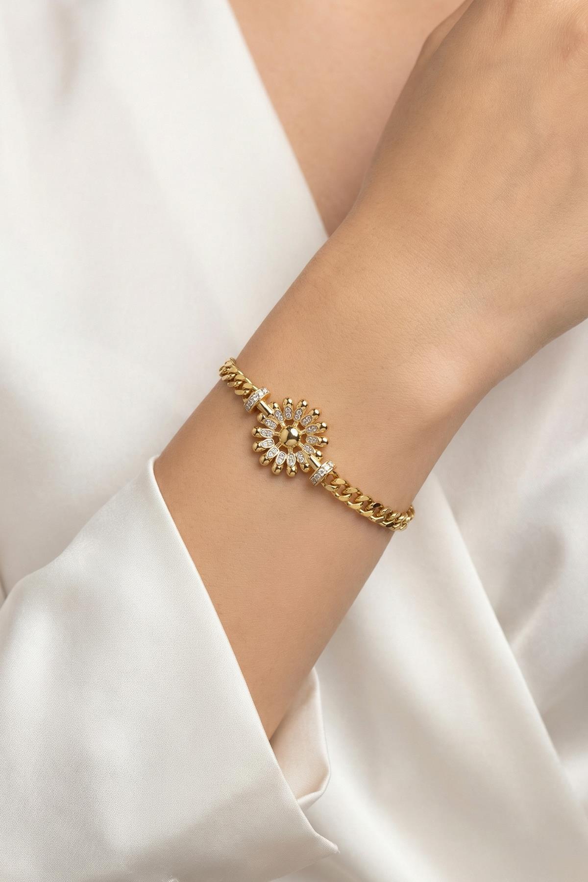 Taşlı Çiçek Figürlü Gold Renk Bileklik 0121 - RAYS