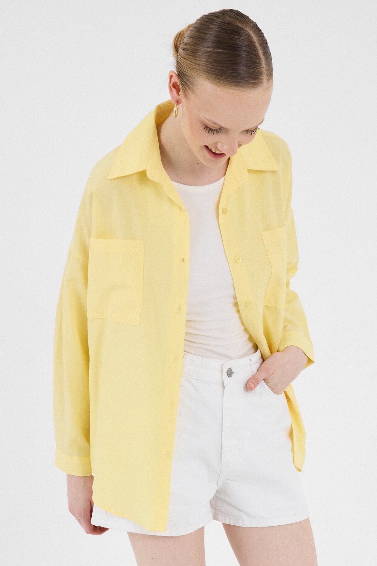 Tereyağ Sarısı Çift Cepli Oversize Uzun Basic Gömlek TCR 6256A
- RAYS