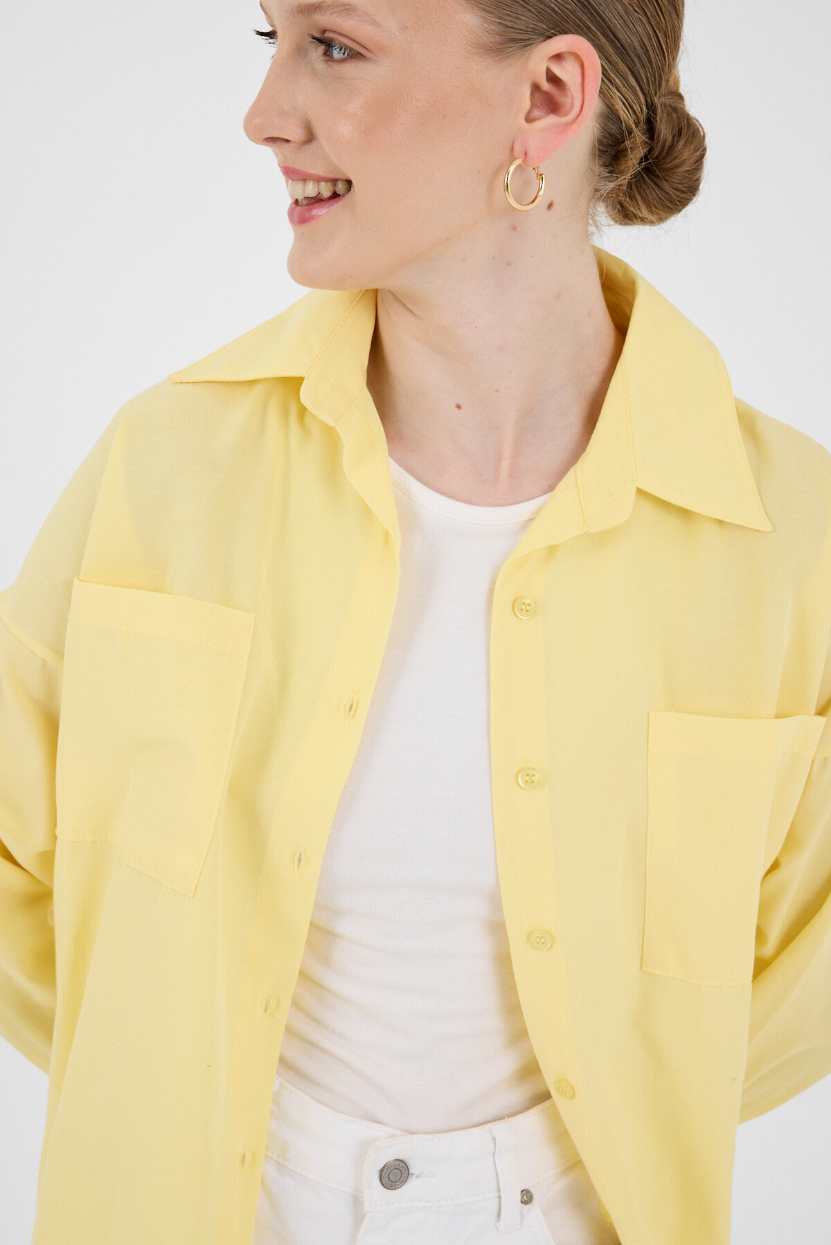 Tereyağ Sarısı Çift Cepli Oversize Uzun Basic Gömlek TCR 6256A
- RAYS