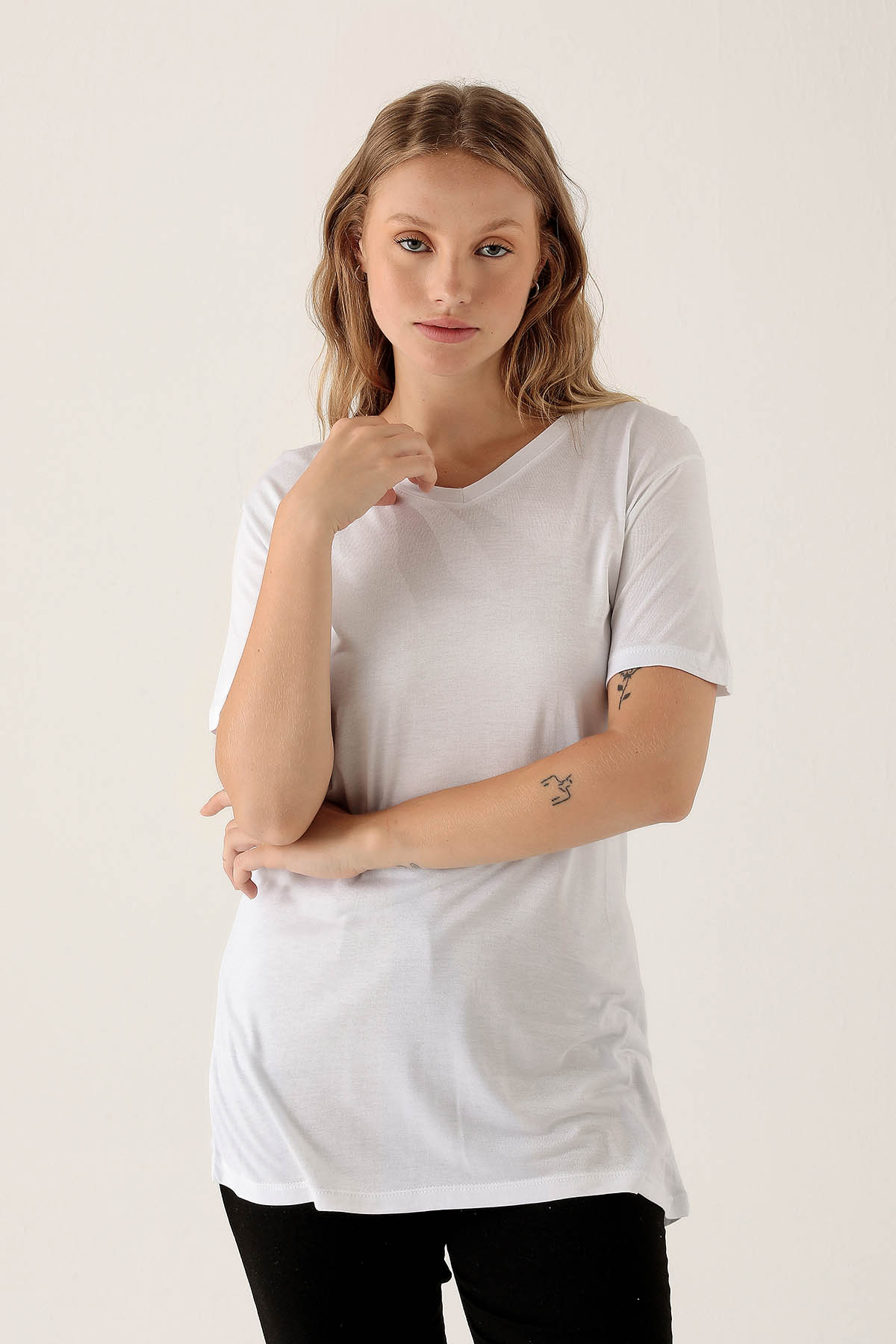V Yaka Basic Bayan Tişort - 2209 Beyaz - 1
