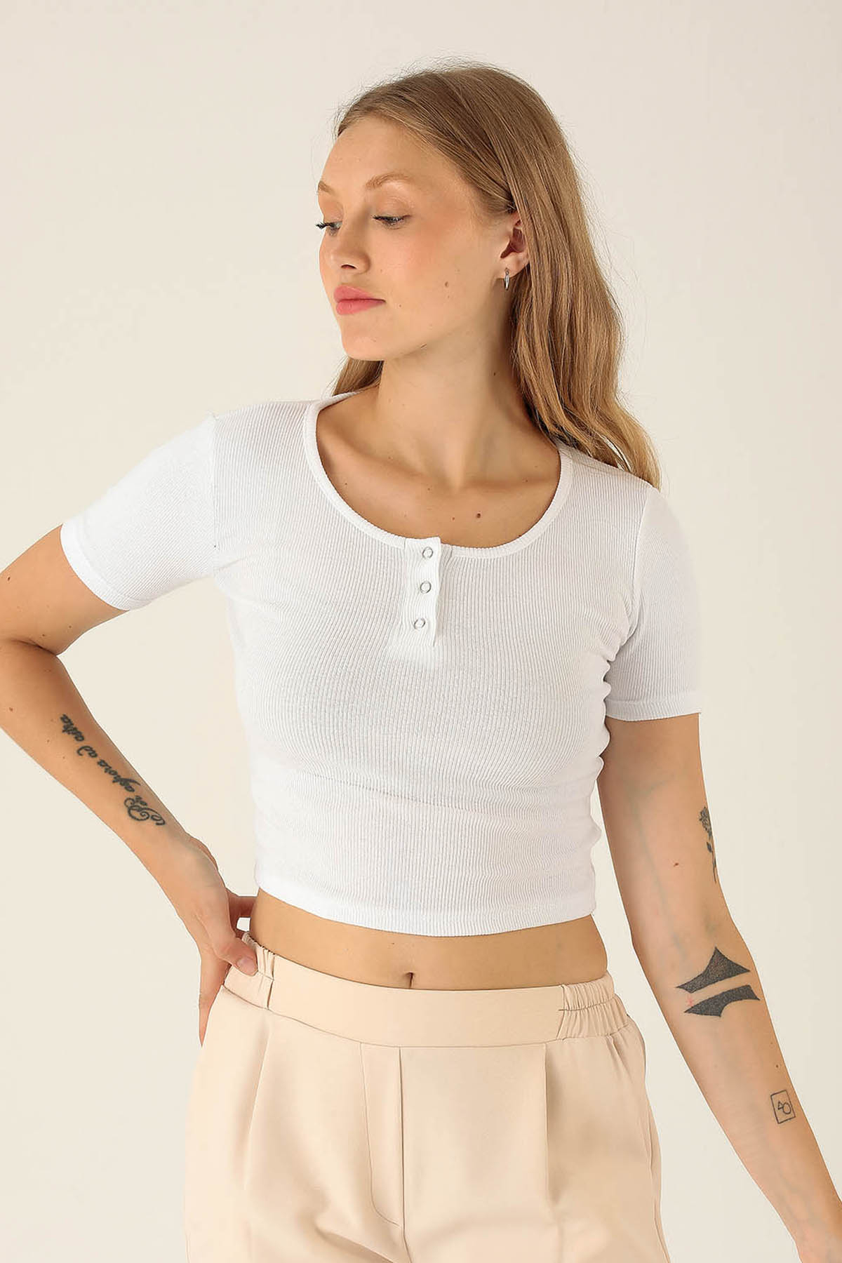 Yaka Çıtçıtlı Bayan Bluz - 1432 Beyaz - 2