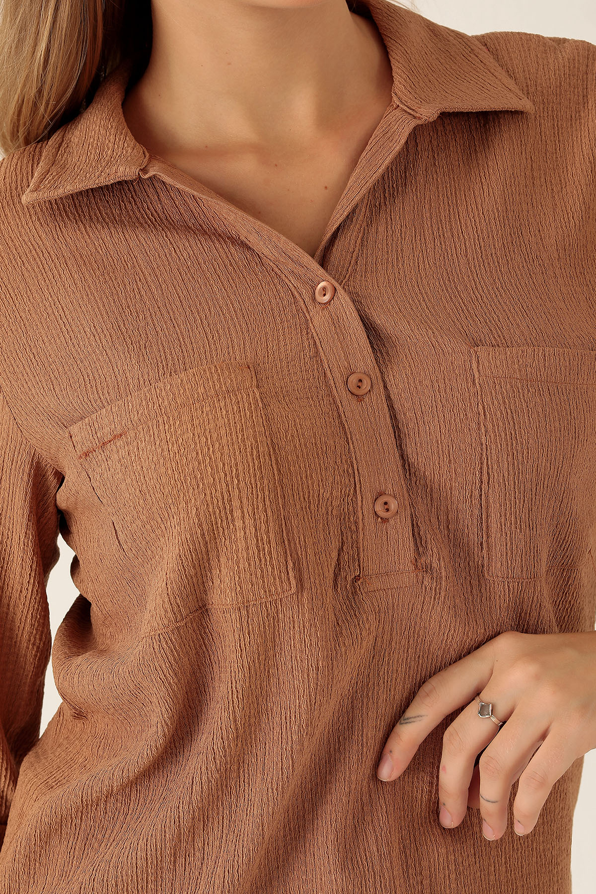 Yaka Düğmeli Bluz - 6597A Taba - 6