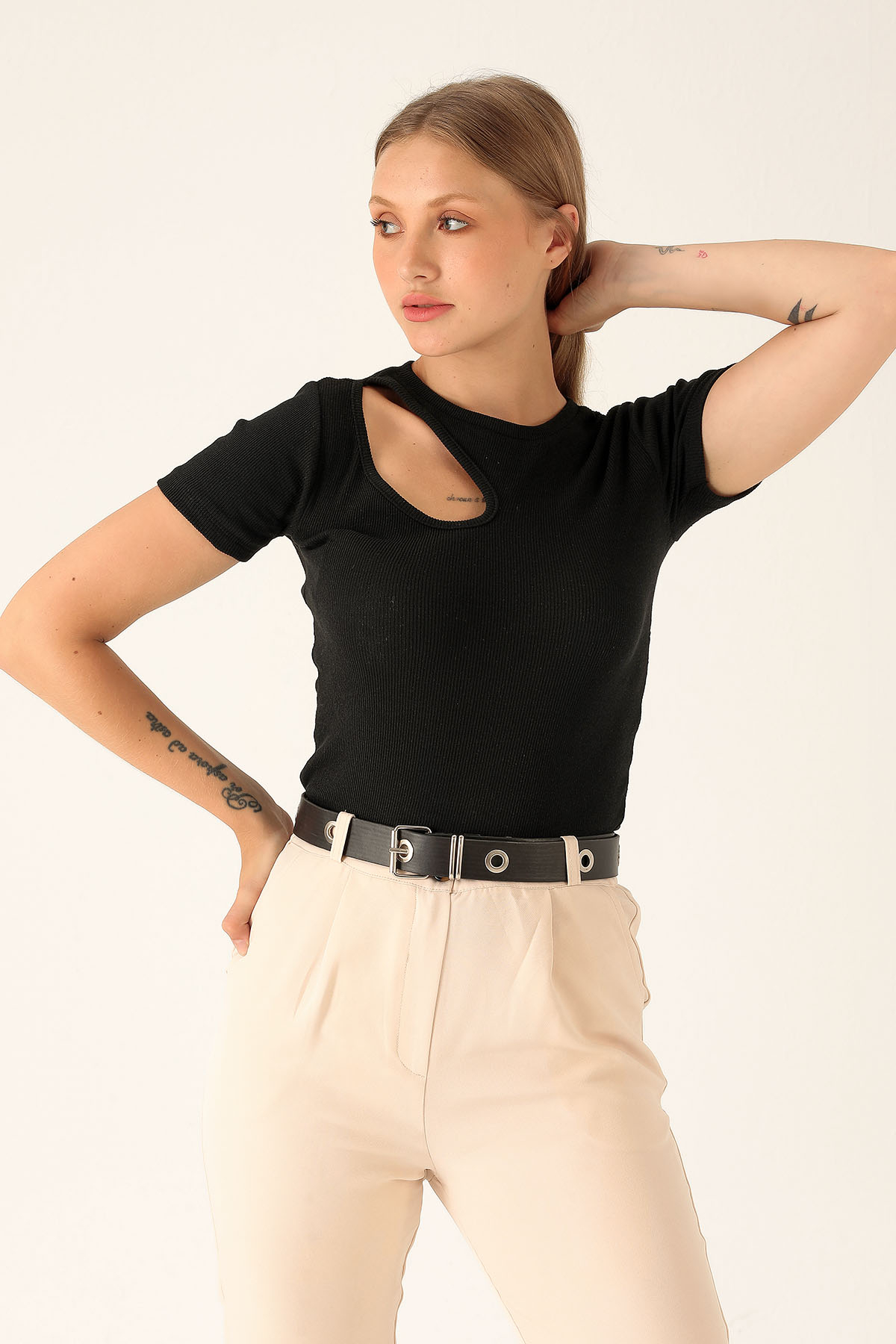 Yan Dudak Kısa Kol Bluz - 1497 Siyah 