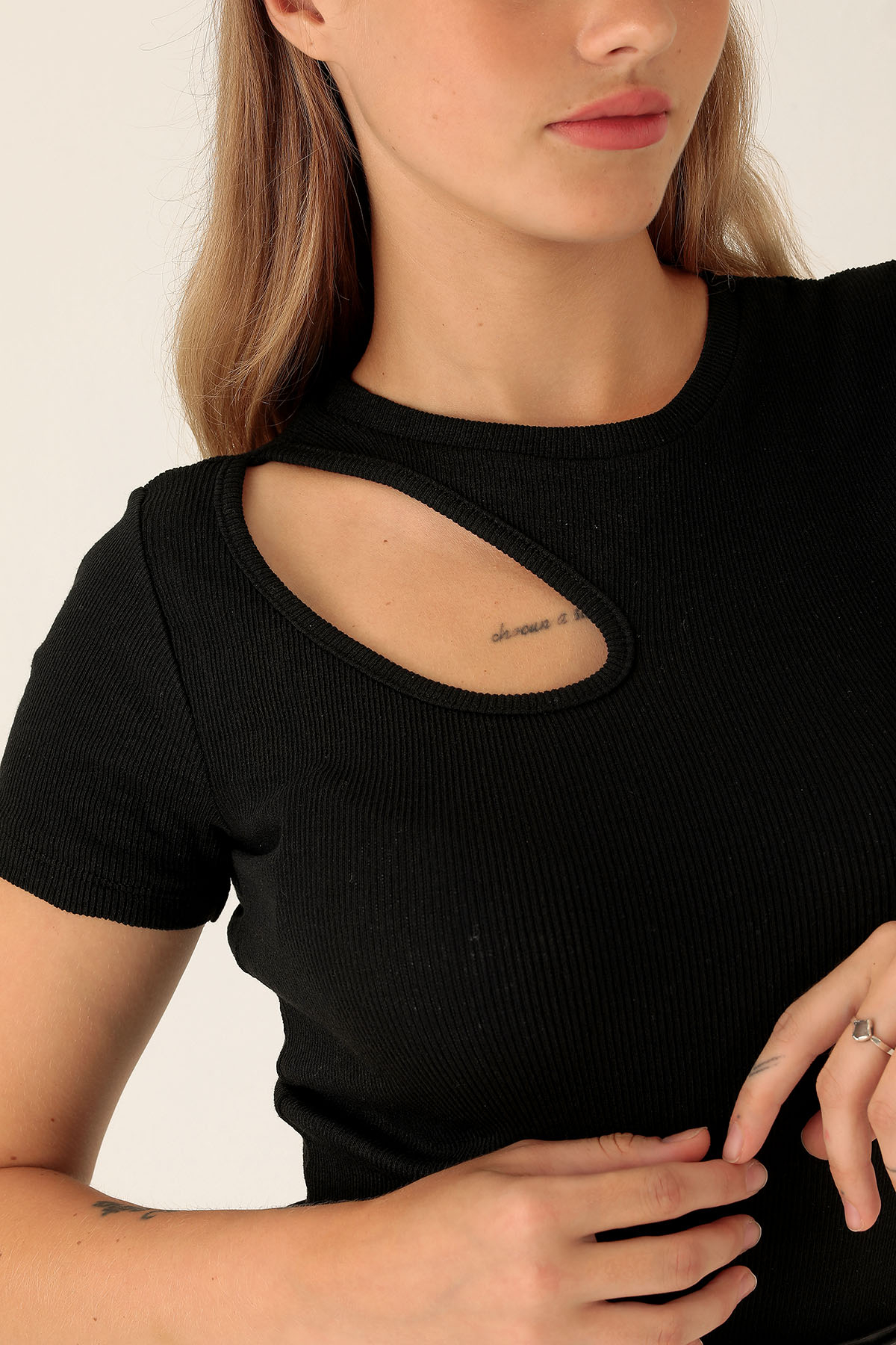 Yan Dudak Kısa Kol Bluz - 1497 Siyah - 6