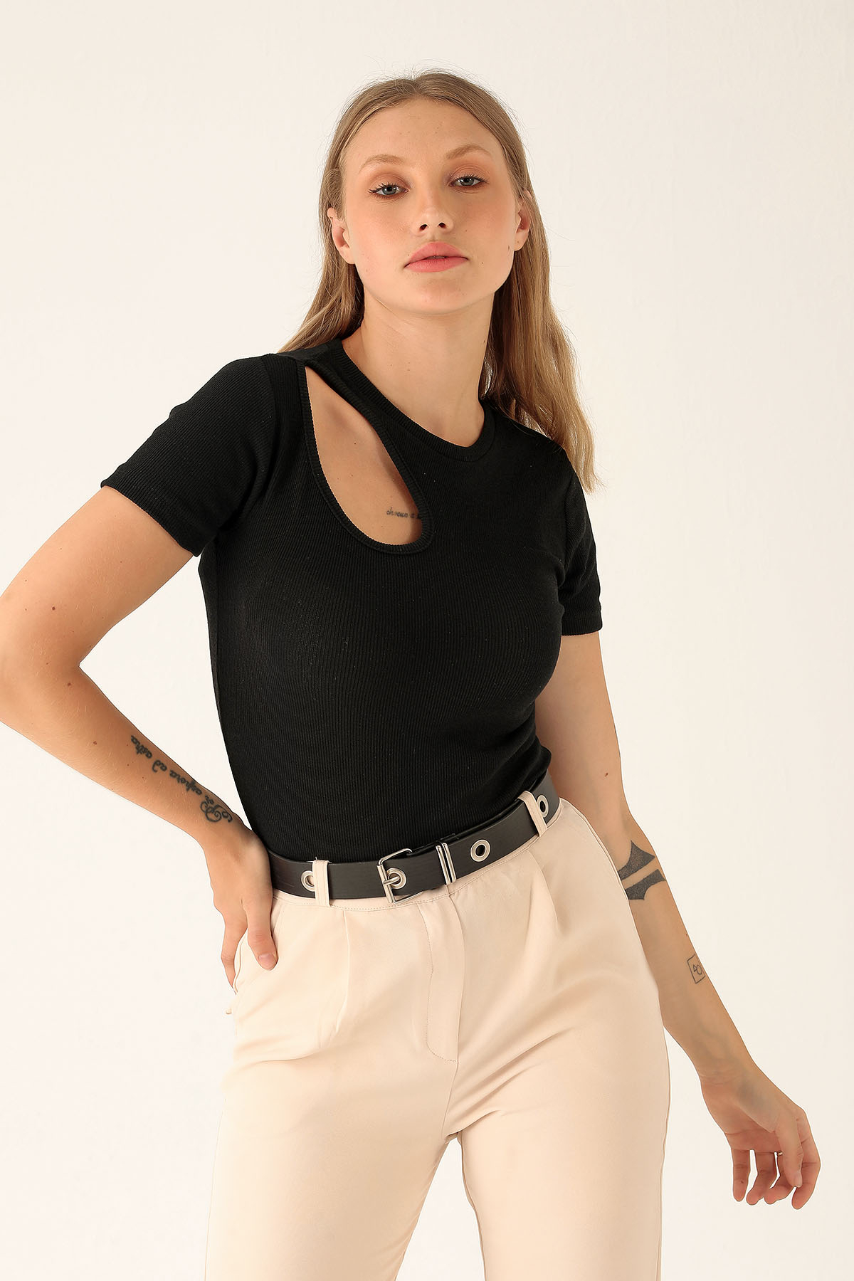 Yan Dudak Kısa Kol Bluz - 1497 Siyah - 2