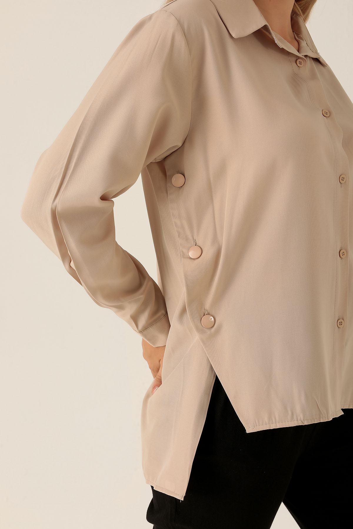 Yandan Çıtçıtlı Düğmeli Bayan Gömlek - 6508A Bej - 6