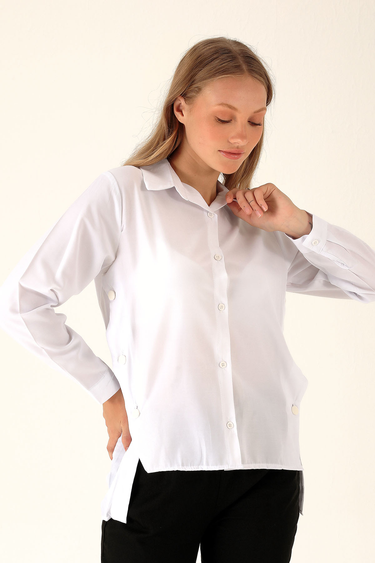 Yandan Çıtçıtlı Düğmeli Bayan Gömlek - 6508A Beyaz - 1