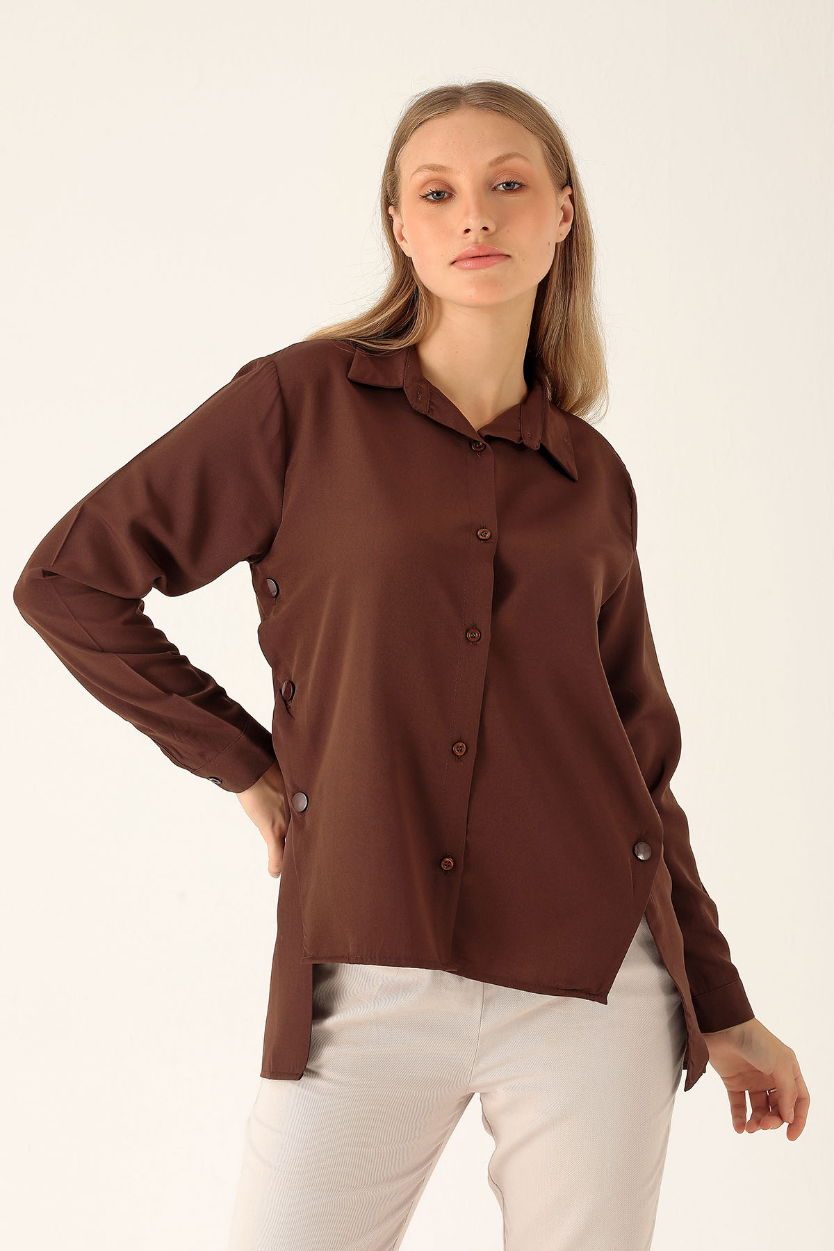 Yandan Çıtçıtlı Düğmeli Bayan Gömlek - 6508A Kahve - 2