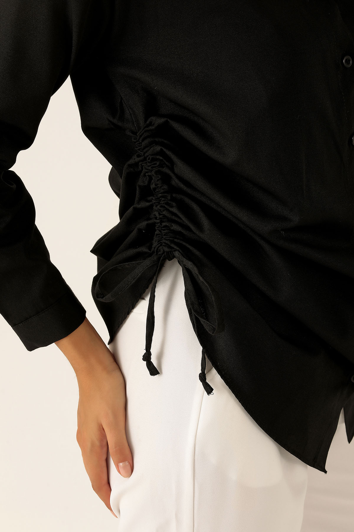 Yanları Büzgülü Bayan Gömlek - 6428A Siyah - 6