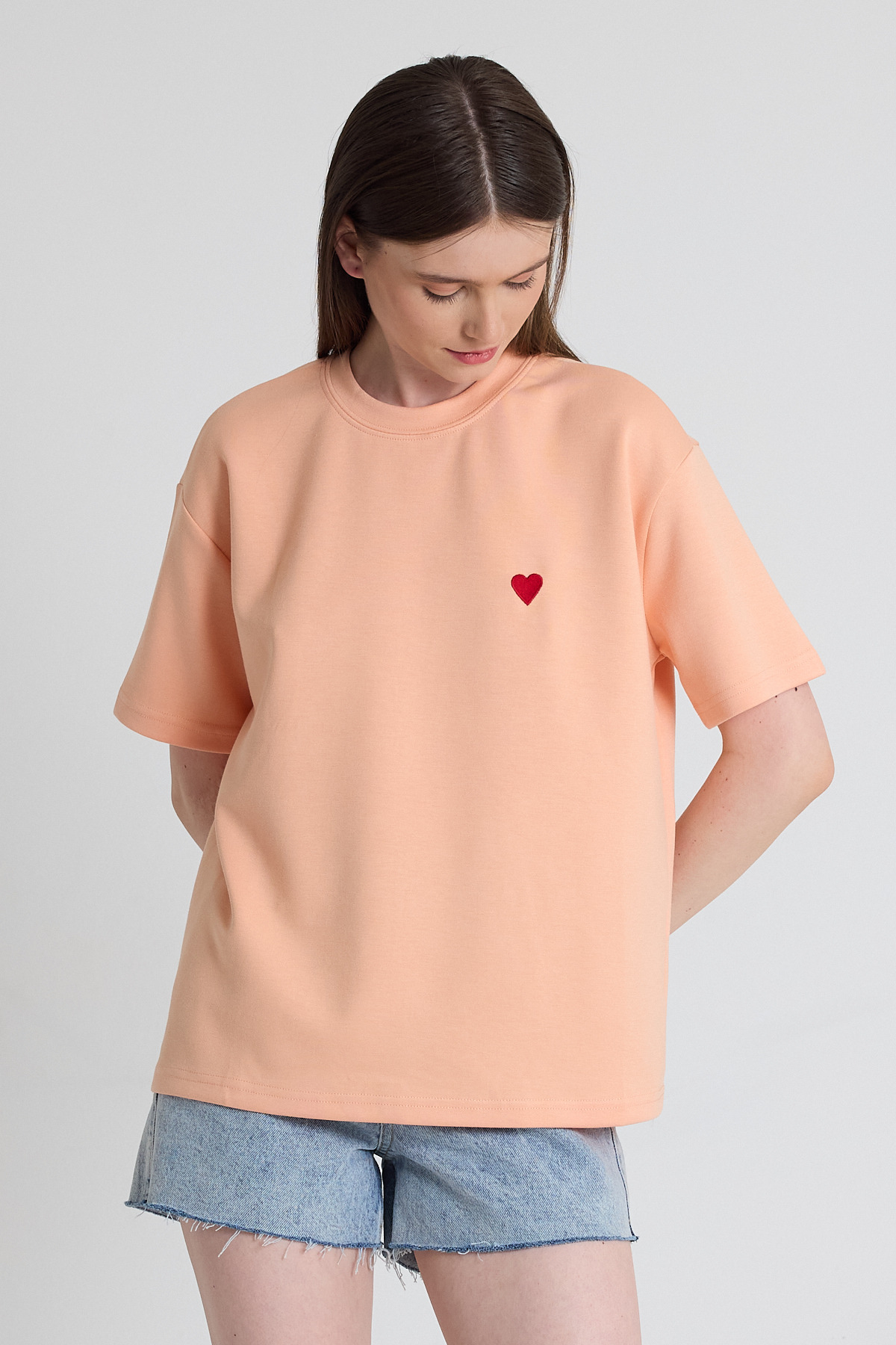 Yavru Ağızı Kalp Nakışlı Premium Kumaş Tişört 6218 - 2