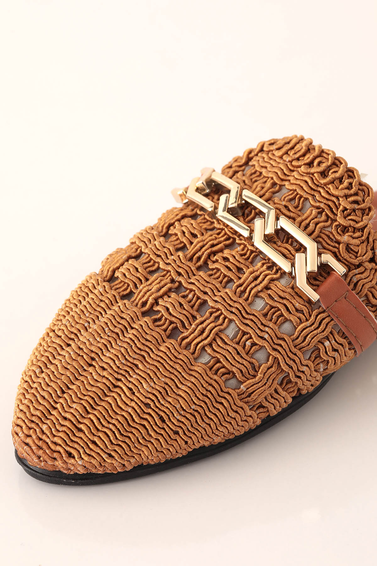 Zincir Detay Hasır Terlik - 7030 Taba - 6